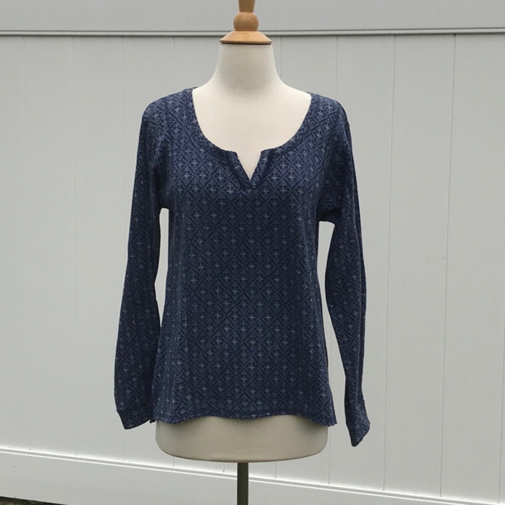 E by Eloise Long Sleeve Geometric Design Blue Split Neckline Shirt Size Medium